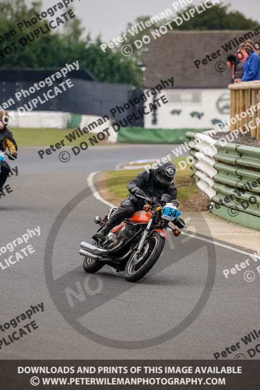 Vintage motorcycle club;eventdigitalimages;mallory park;mallory park trackday photographs;no limits trackdays;peter wileman photography;trackday digital images;trackday photos;vmcc festival 1000 bikes photographs
